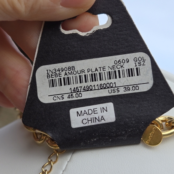 Bebe Gold Tone Chain Necklace Amour Plate Necklace NWT - Picture 12 of 16